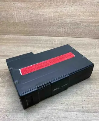 BMW 5 E39 CD/DVD changer 8361584 8364931 USED