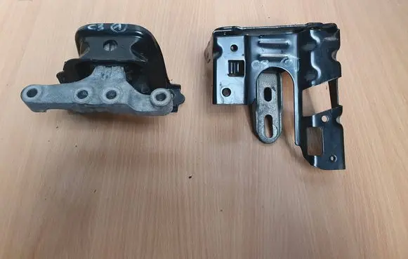 Citroen C3 Engine mount bracket 9681706580 9801521580