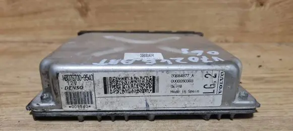 Volvo V70 Engine control unit/module 30684877