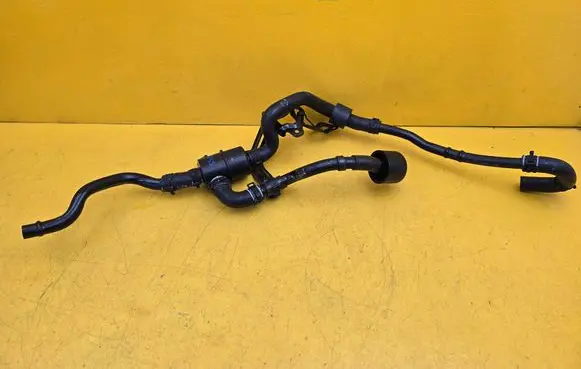 Audi R8 4S Engine coolant pipe/hose 4S0201752