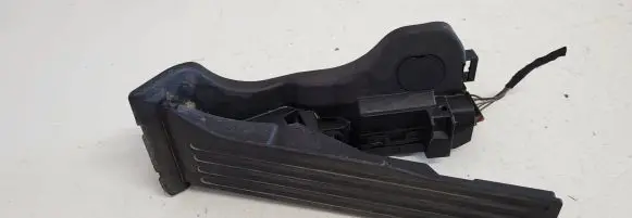 Volkswagen PASSAT B6 Accelerator throttle pedal 1K1721503L 6PV00860000 012506
