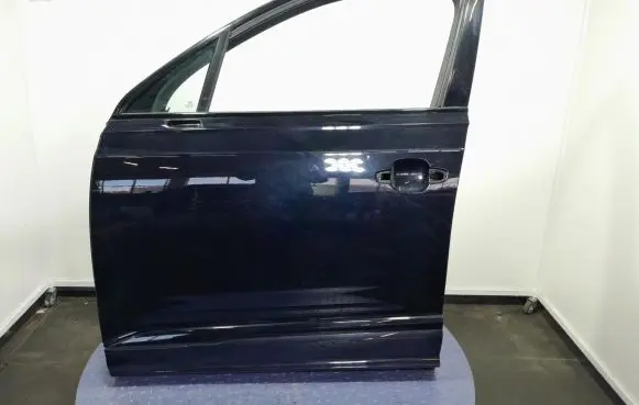 Audi Q7 4M Front door