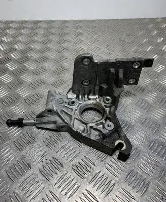 Hyundai Kona I Fuel pump bracket 
