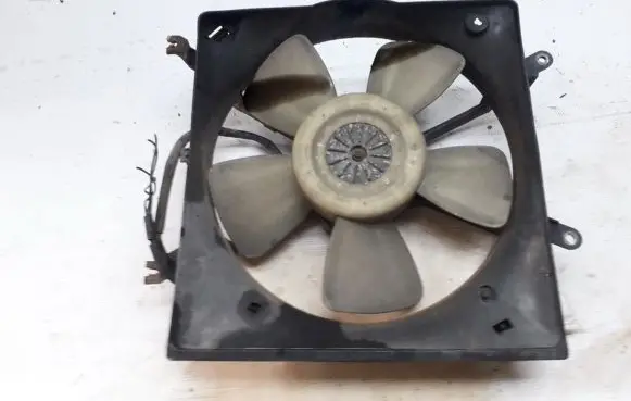 Mitsubishi Galant Radiator cooling fan shroud