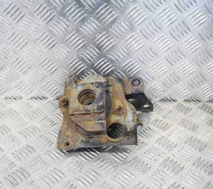 Toyota Prius (XW20) Engine mount bracket