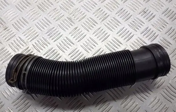 Skoda Octavia Mk1 (1U) Air intake hose/pipe