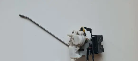 Mazda 5 Tailgate lock latch 