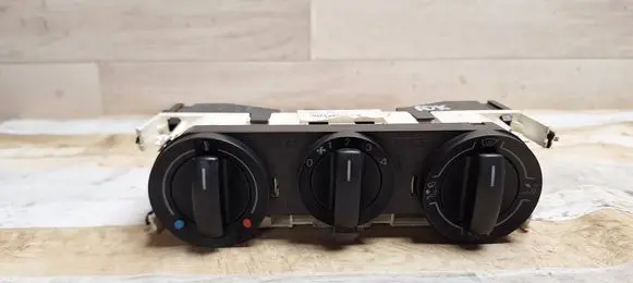 Volkswagen Fox Climate control unit 6Q0819045T