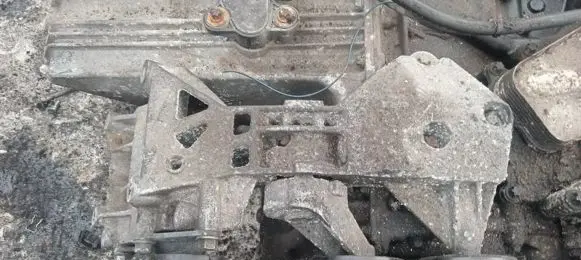 Mercedes-Benz B W245 Engine mounting bracket