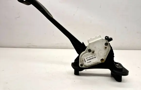 Volvo V70 Accelerator throttle pedal 30683516 6PV00853712