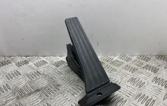 BMW 4 F32 F33 Accelerator throttle pedal 6853175 35426853175