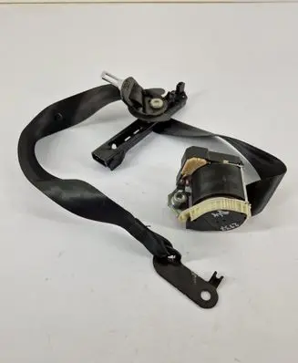 Volkswagen Touran II Rear seatbelt 34123554