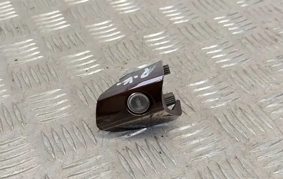 Mercedes-Benz CLA C117 X117 W117 Front door lock (next to the handle) A2047661325