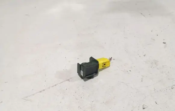 Mercedes-Benz C W204 Airbag deployment crash/impact sensor A1729056000