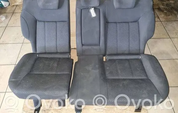 Ford Mondeo MK IV Second row seats 
