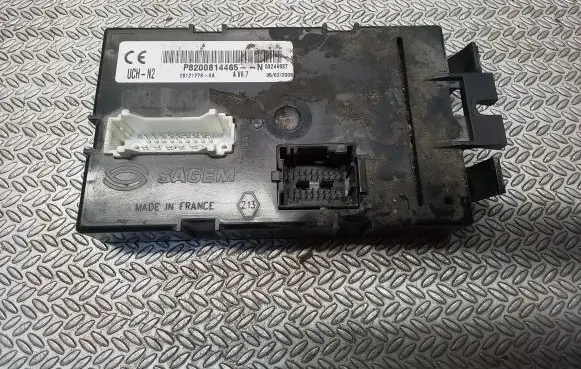 Opel Vivaro Comfort/convenience module P8200814465N 281212780A