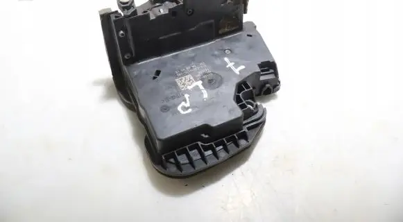 Opel Insignia B Front door lock