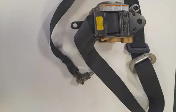 Suzuki Grand Vitara II Front seatbelt
