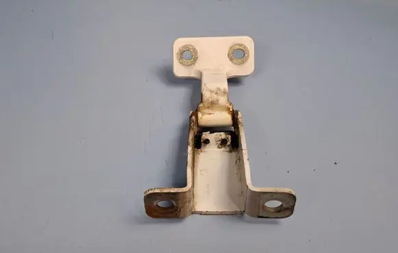 Renault Kangoo II Rear door upper hinge 904008309R 674A