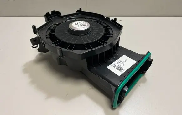 BMW X4 G02 Subwoofer speaker 6811918