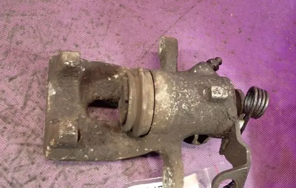 Opel Combo C Rear brake caliper