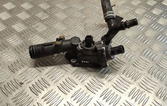 Mercedes-Benz B W246 W242 Thermostat/thermostat housing 110602770R