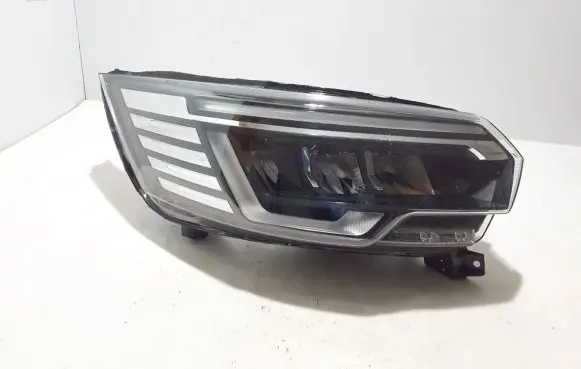 Renault Trafic III (X82) Headlight/headlamp 260102899R