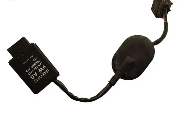 Volkswagen Up Fuel pump relay 1K0906093F