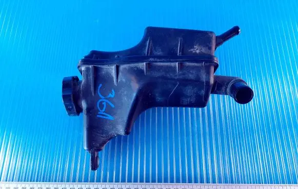Chevrolet Cruze Power steering fluid tank/reservoir 13255540