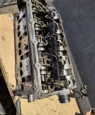 Volkswagen Touran I Engine head 03G103373A