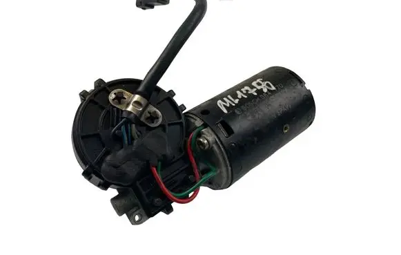 Peugeot 306 Wiper motor 0390241366