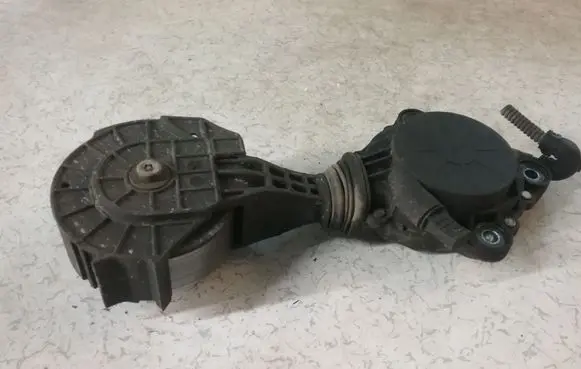 Mini One - Cooper Coupe R56 Generator/alternator belt tensioner V75710138003 V757101380