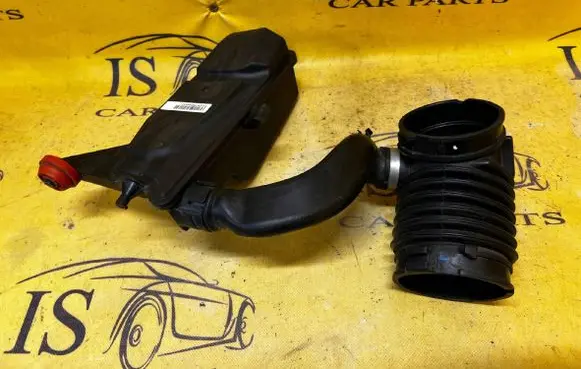 BMW 5 G30 G31 G38 Intake resonator 8575040 1300452