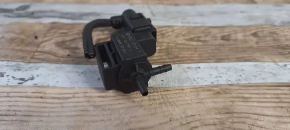 Volkswagen Golf V Turbo solenoid valve 037906283C 72288000 03T284