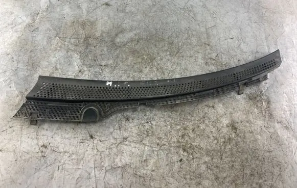 Mercedes-Benz C W202 Wiper trim 2028310158