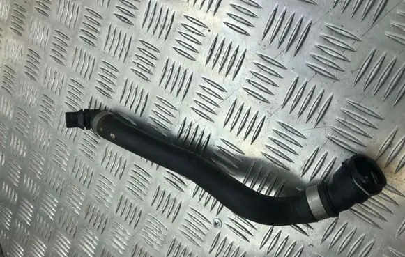 Mercedes-Benz E W211 Engine coolant pipe/hose A2118320584