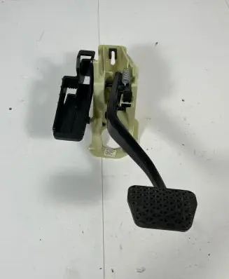 BMW 7 F01 F02 F03 F04 Brake pedal 6775368