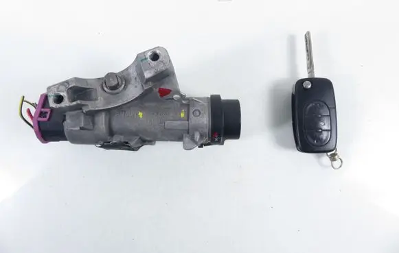 Audi A4 S4 B6 8E 8H Ignition lock 4B0905851G