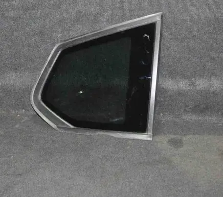 BMW X3 F25 Rear side window 7205626