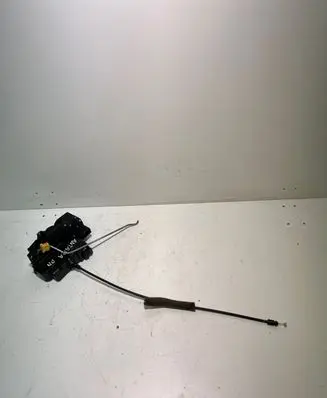 Opel Antara Front door lock