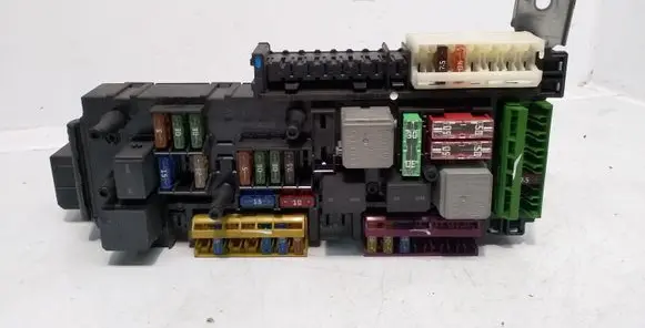 Mercedes-Benz E W212 Fuse module KL30G 016706581