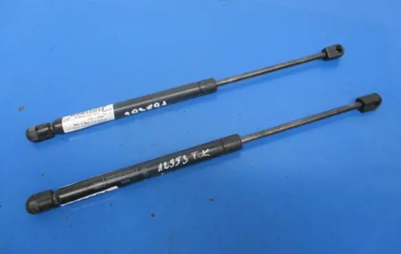 Audi TT Mk1 Shock absorber/damper mounting bracket 