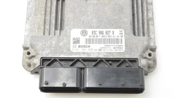 Volkswagen Touran I Engine control unit/module 03C906027Q