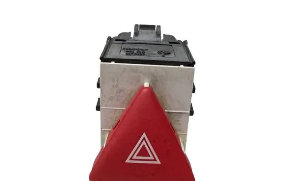 Volkswagen PASSAT B6 Hazard light switch 3C0953509 2410602S