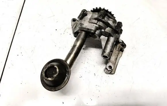 Volkswagen PASSAT B6 Oil pump 038115121a