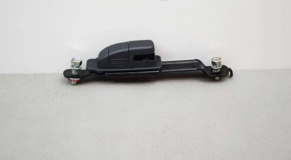 Nissan Juke I F15 Seat belt adjustment motor 