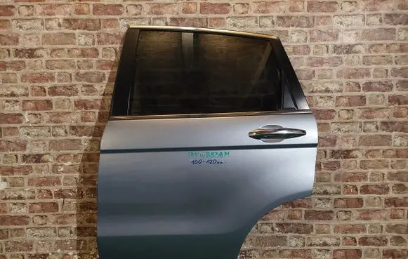 Honda CR-V Front door