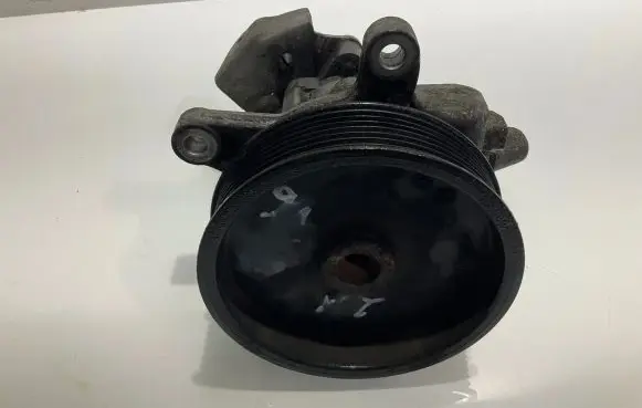Mercedes-Benz E W211 Power steering pump