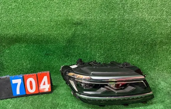 Volkswagen Tiguan Headlight/headlamp 1451000262 5NB941114E-nr.704