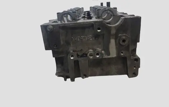 Mercedes-Benz Sprinter W906 Engine head R651016 0408M320G NR357